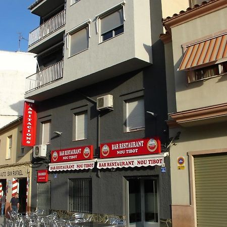 Habitacions Casa Roberto 翁蒂年特 外观 照片