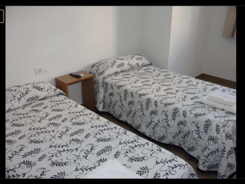 Habitacions Casa Roberto 翁蒂年特 外观 照片