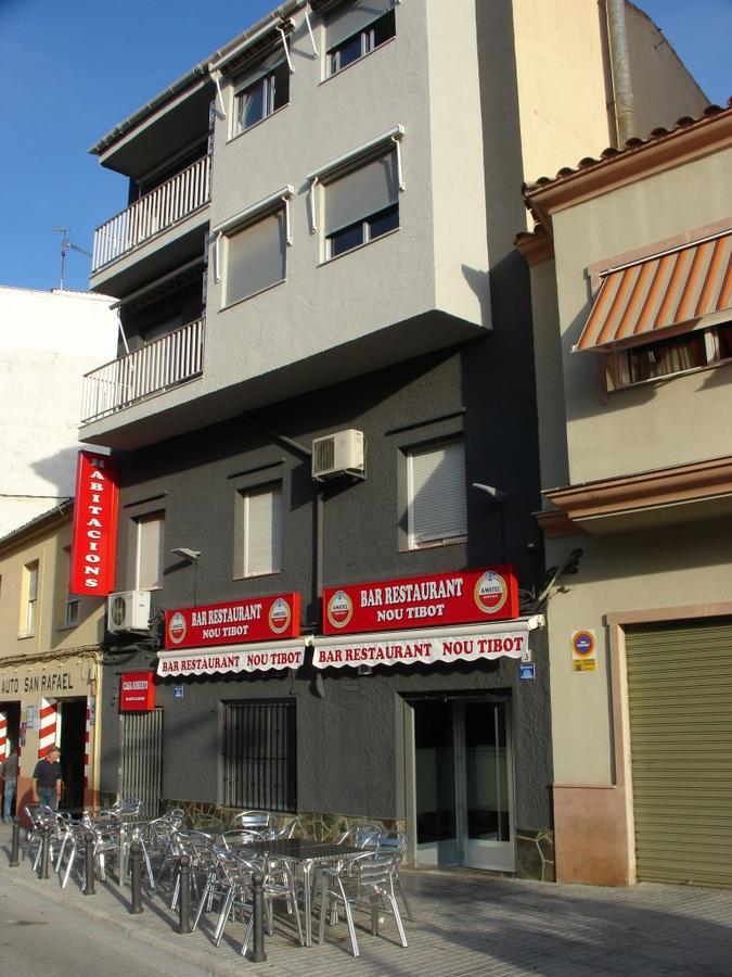 Habitacions Casa Roberto 翁蒂年特 外观 照片